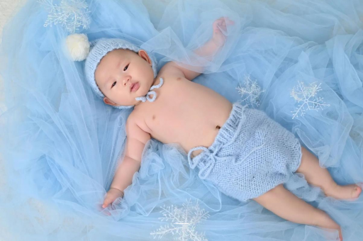 白山孕妇在家站着分娩